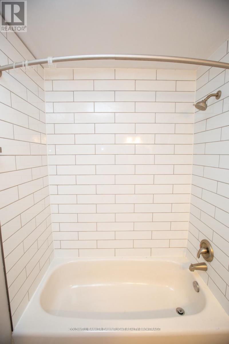 Photo 16 of 24 for 458 Adelaide Street N