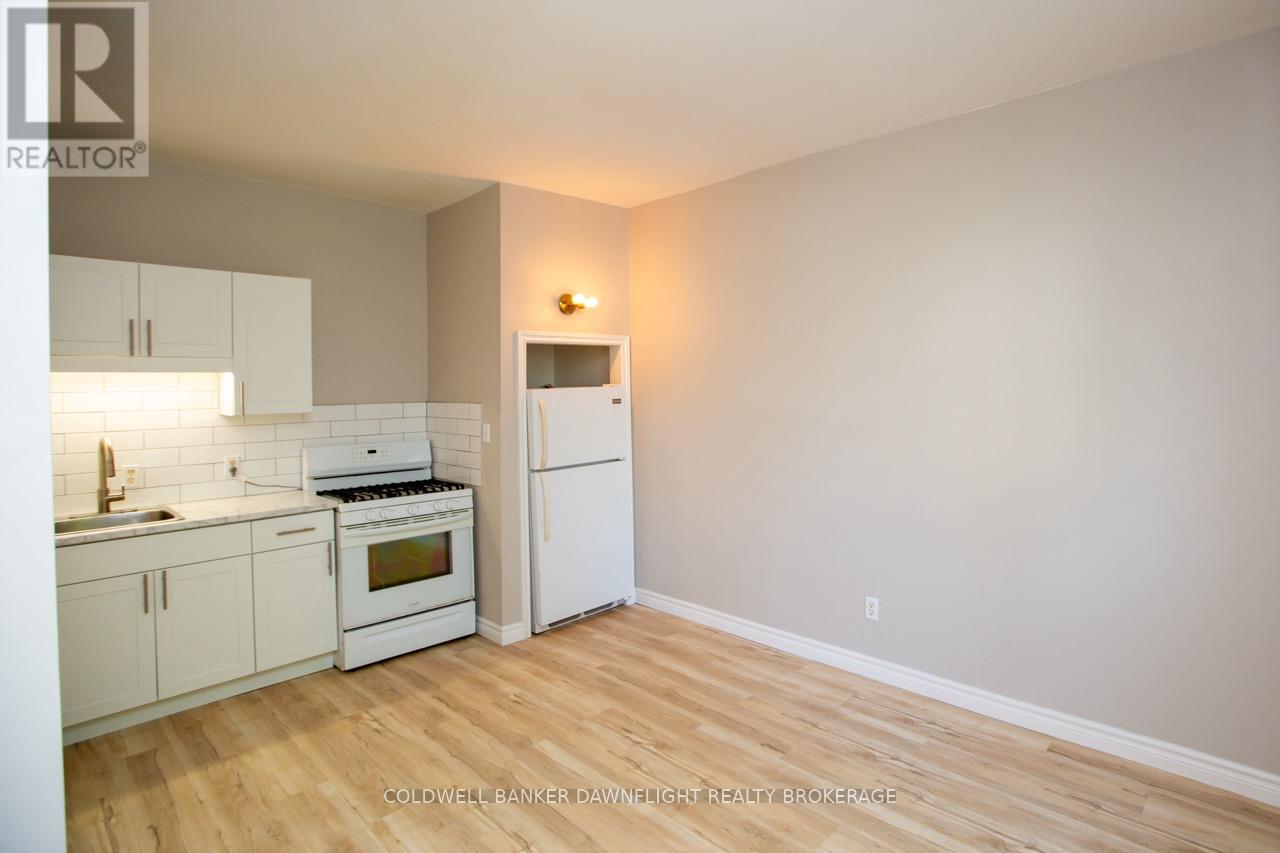 Photo 18 of 24 for 458 Adelaide Street N