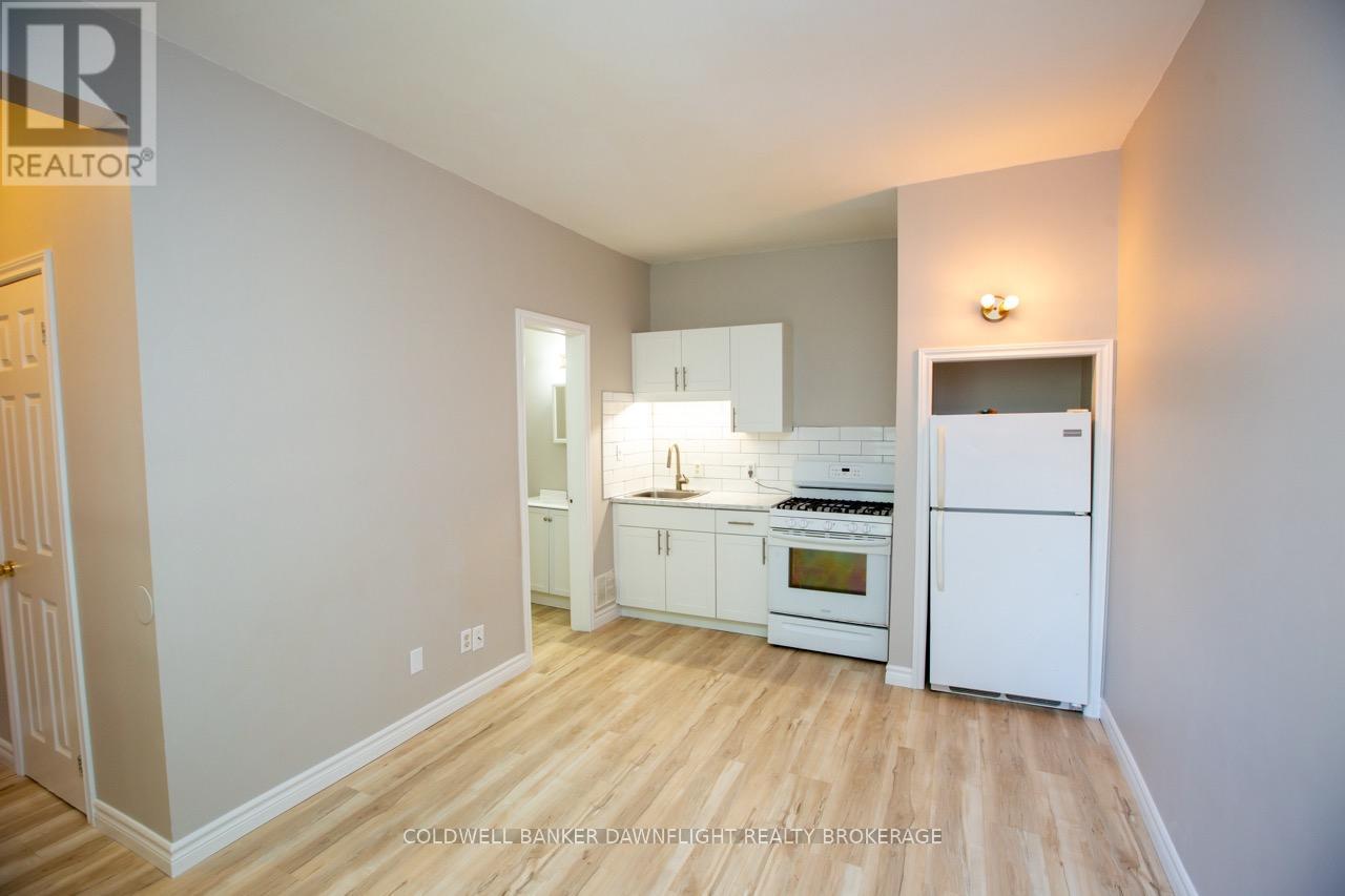 Photo 20 of 24 for 458 Adelaide Street N