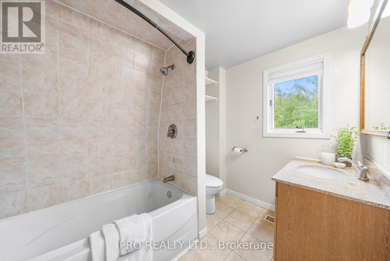134 Helendale Avenue, Toronto, Ontario  M4R 1C7 - Photo 21 - C12175369