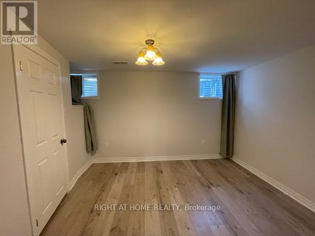 132 Dunsmore Lane, Barrie, Ontario  L4M 6Z7 - Photo 14 - S12111902