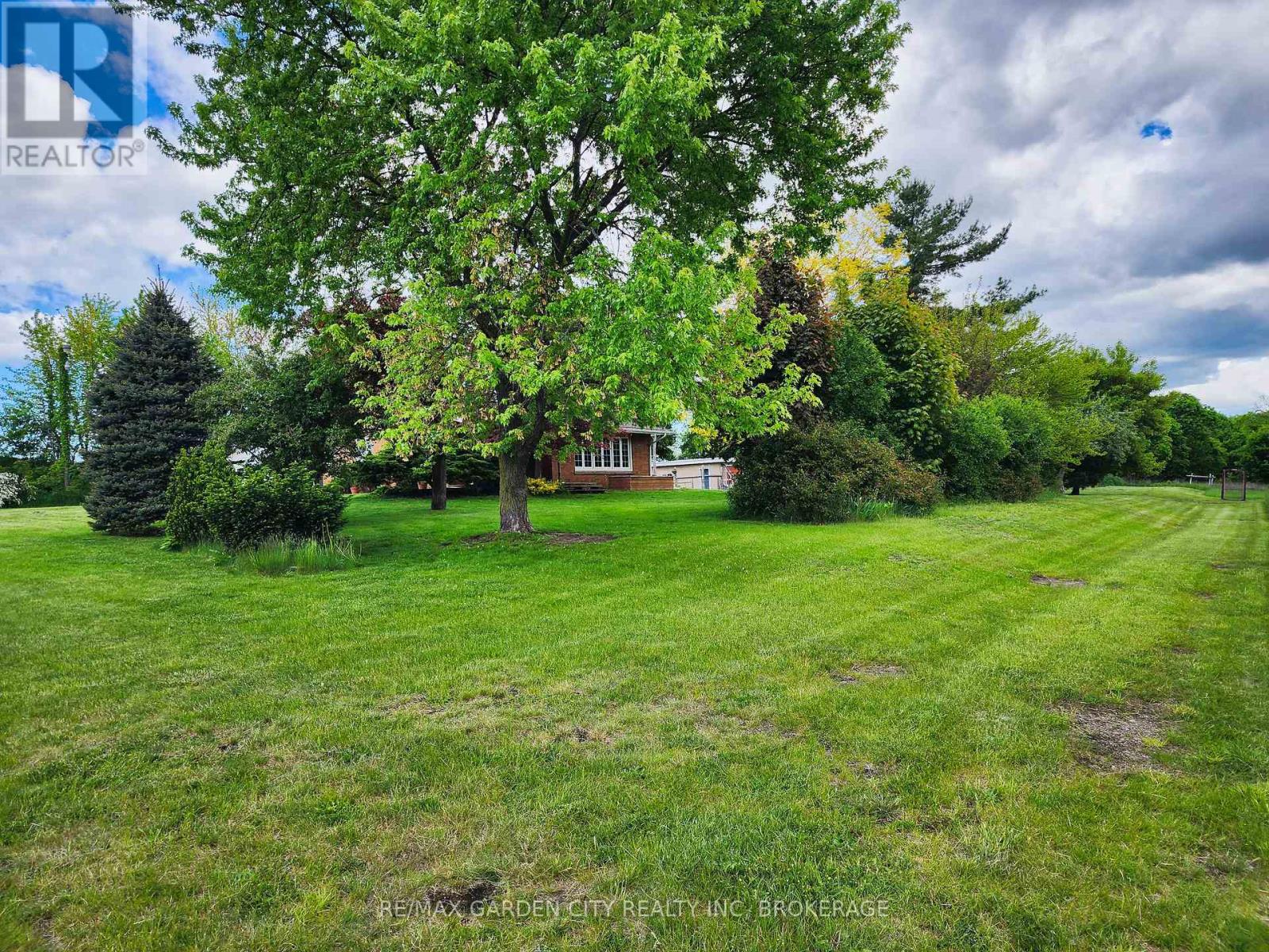 1519 Effingham Street, Pelham (Fonthill), Ontario  L0S 1C0 - Photo 5 - X12175581