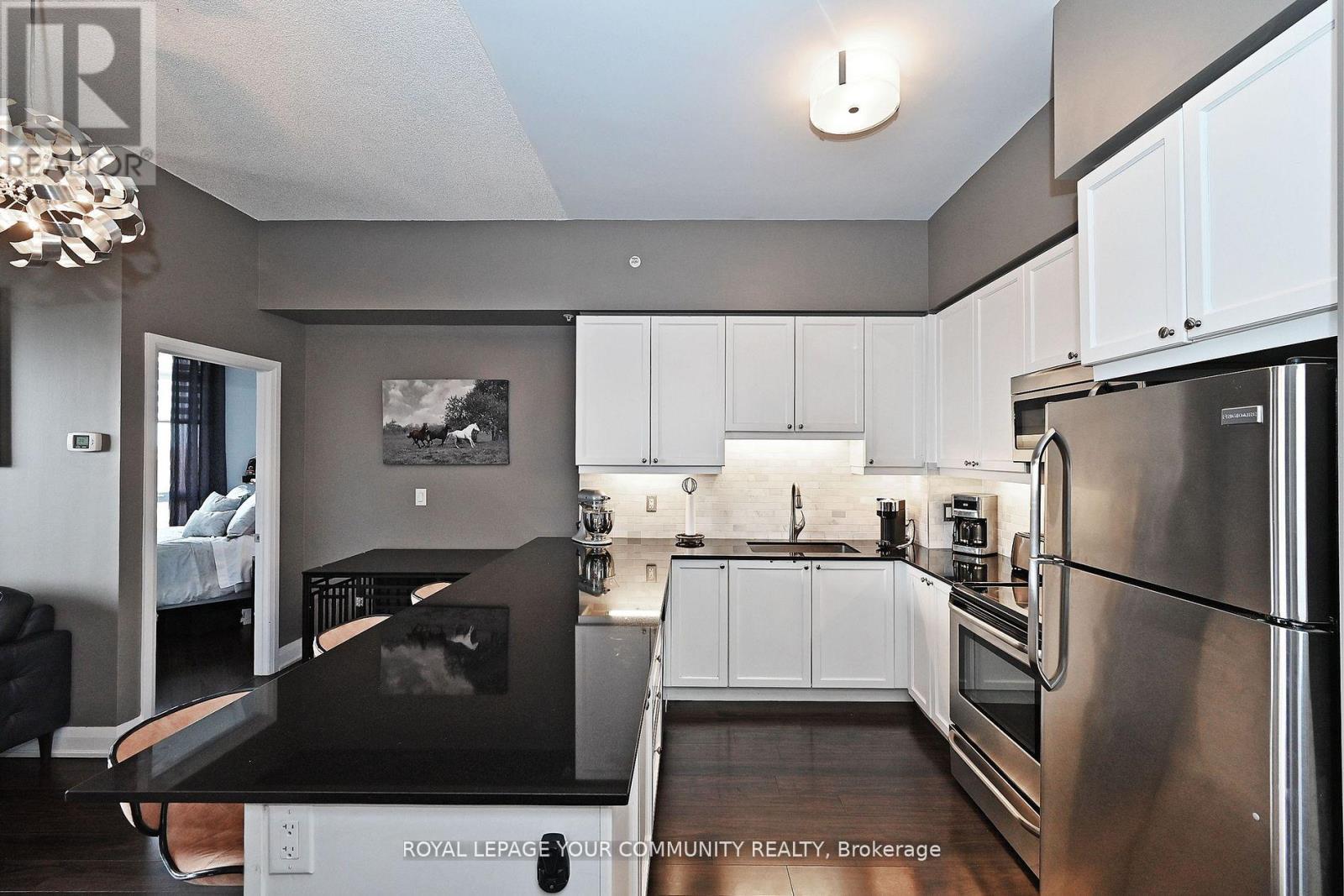 1018 - 12 Woodstream Boulevard, Vaughan, Ontario  L4L 8C3 - Photo 9 - N12175432