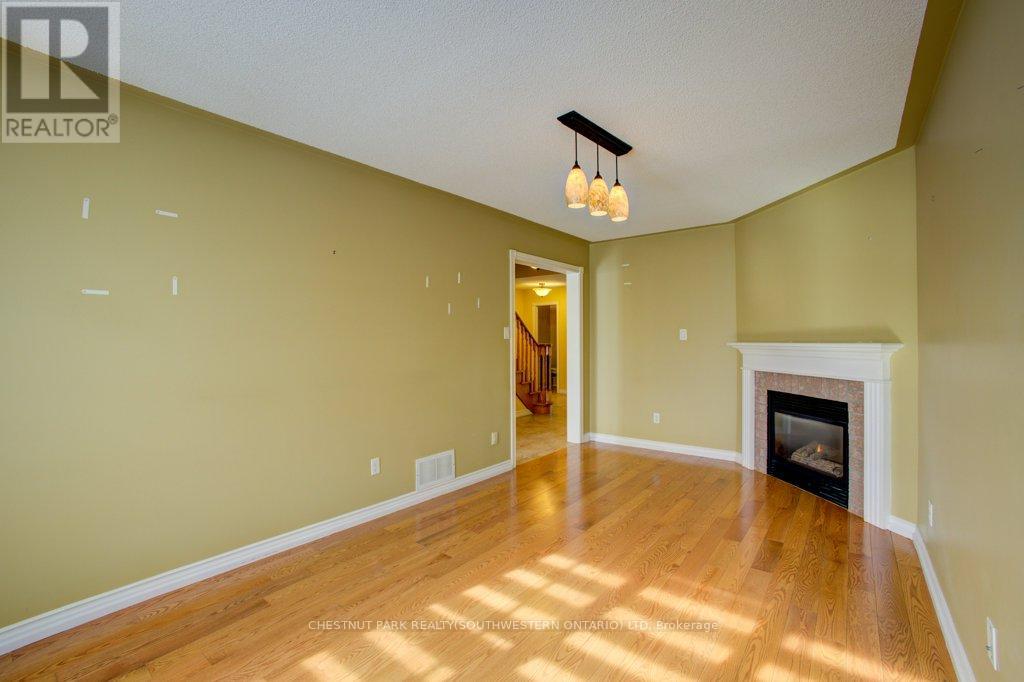 105 Veneto Drive, Vaughan, Ontario  L4L 8X5 - Photo 13 - N12175463