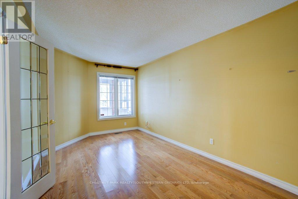 105 Veneto Drive, Vaughan, Ontario  L4L 8X5 - Photo 8 - N12175463