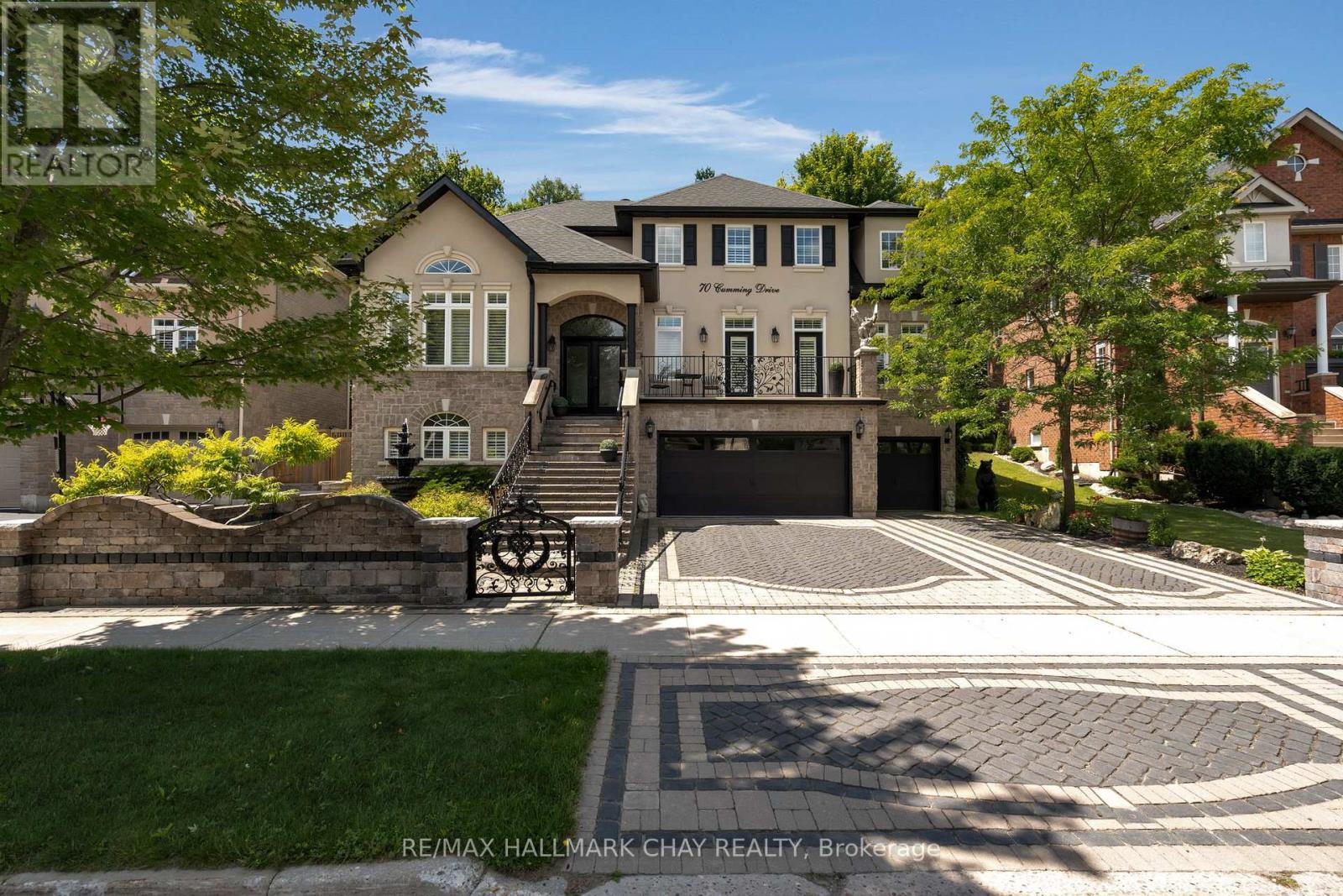 70 CUMMING DRIVE, Barrie, Ontario