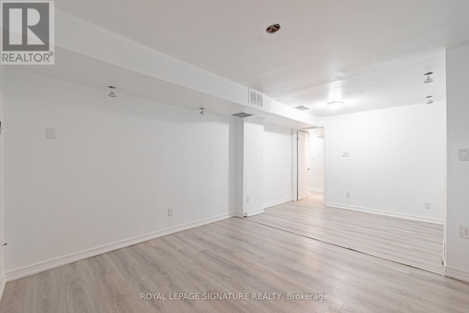 194 Kozlov Street, Barrie, Ontario  L4N 7H6 - Photo 22 - S12175409