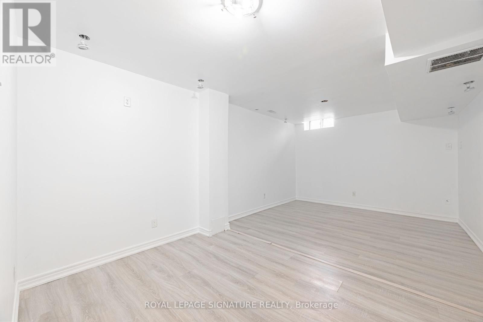 194 Kozlov Street, Barrie, Ontario  L4N 7H6 - Photo 23 - S12175409