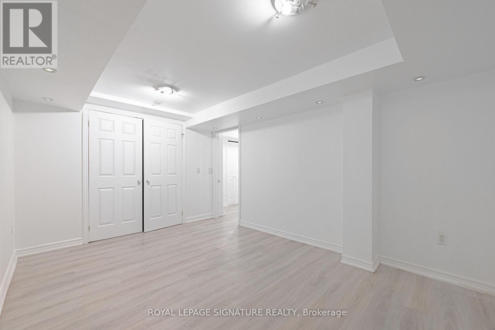 194 Kozlov Street, Barrie, Ontario  L4N 7H6 - Photo 25 - S12175409