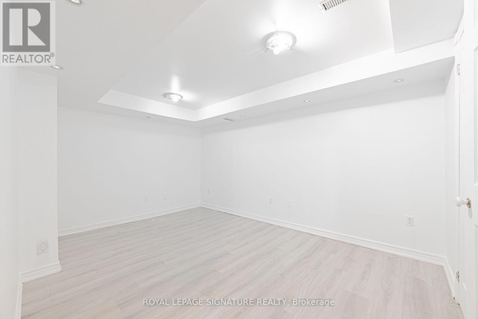 194 Kozlov Street, Barrie, Ontario  L4N 7H6 - Photo 26 - S12175409