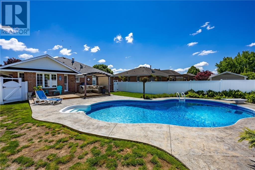 Property at 6 VIOLA Court image 2