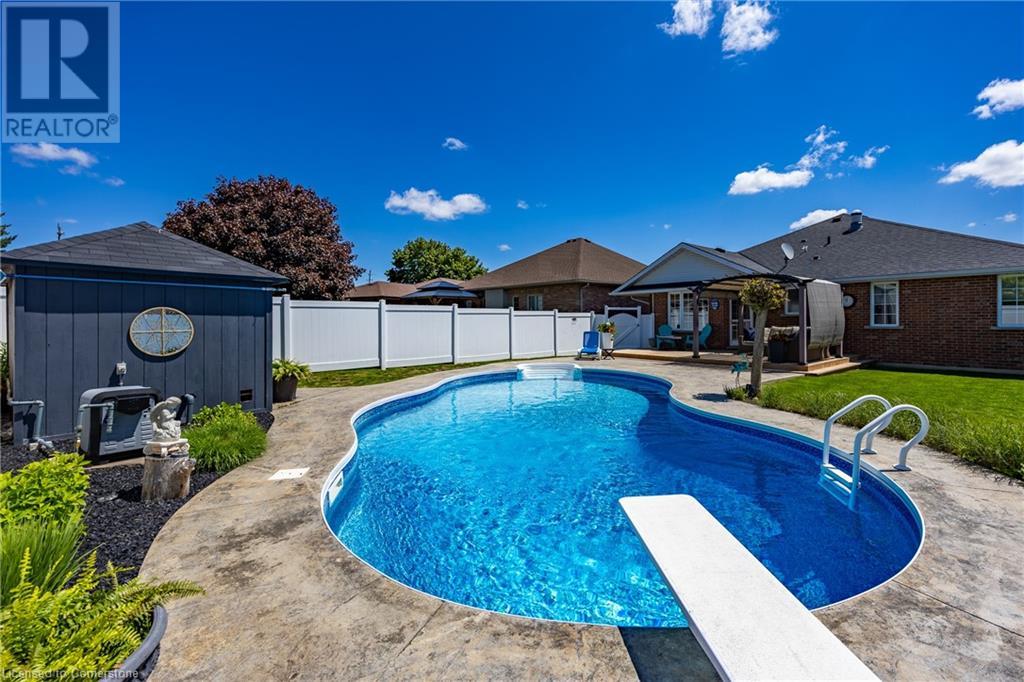 Property at 6 VIOLA Court image 3