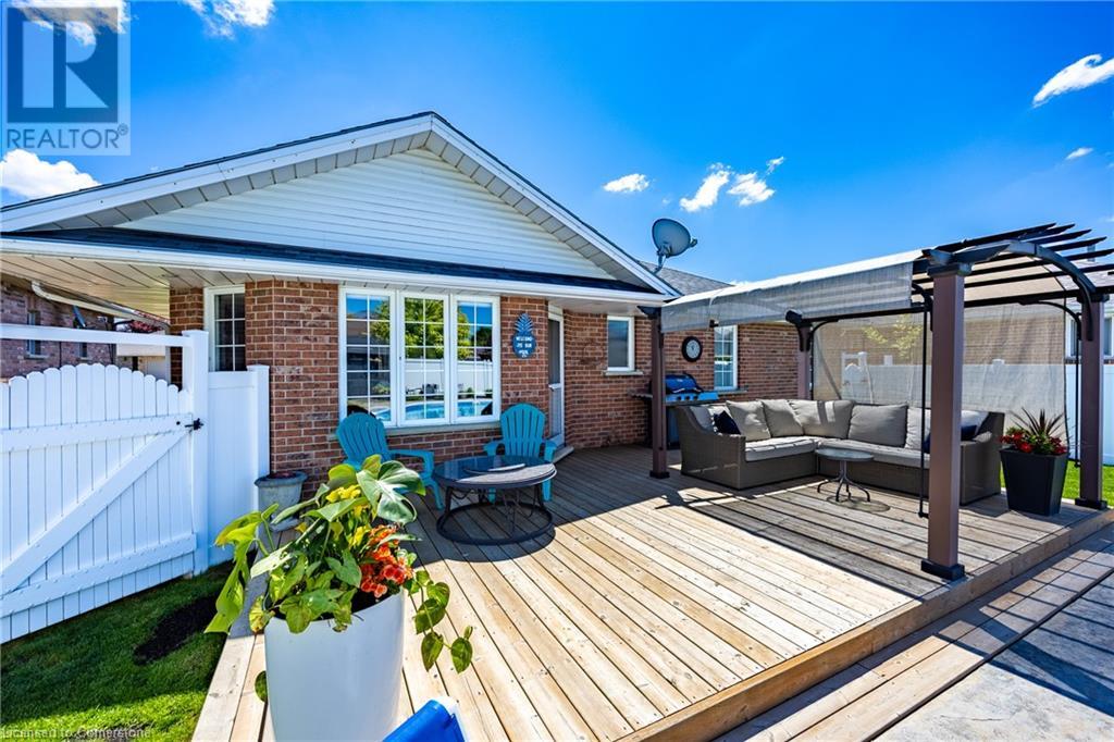 Property at 6 VIOLA Court image 4