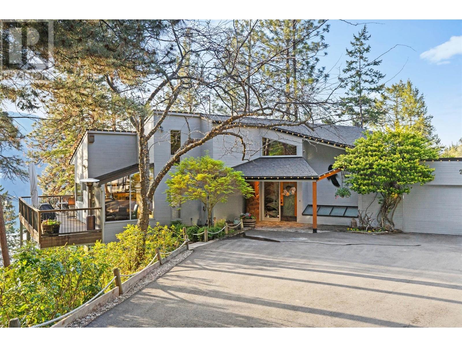 2765 Arthur Road, Kelowna, BC V1V2B7