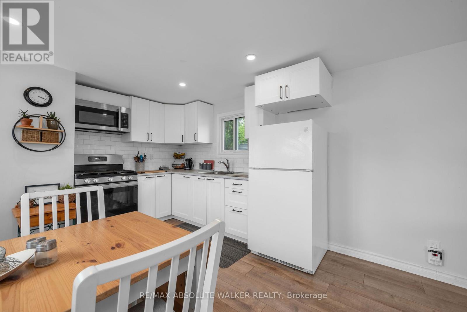 38 Ash Street, Ottawa, Ontario  K2H 7S6 - Photo 7 - X12175519