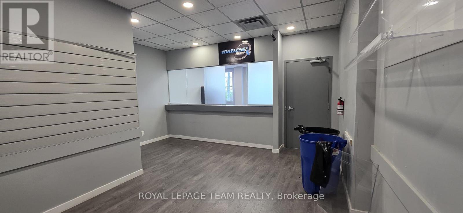 205 - 1800 Bank Street, Ottawa, Ontario  K1V 0W3 - Photo 2 - X12175563