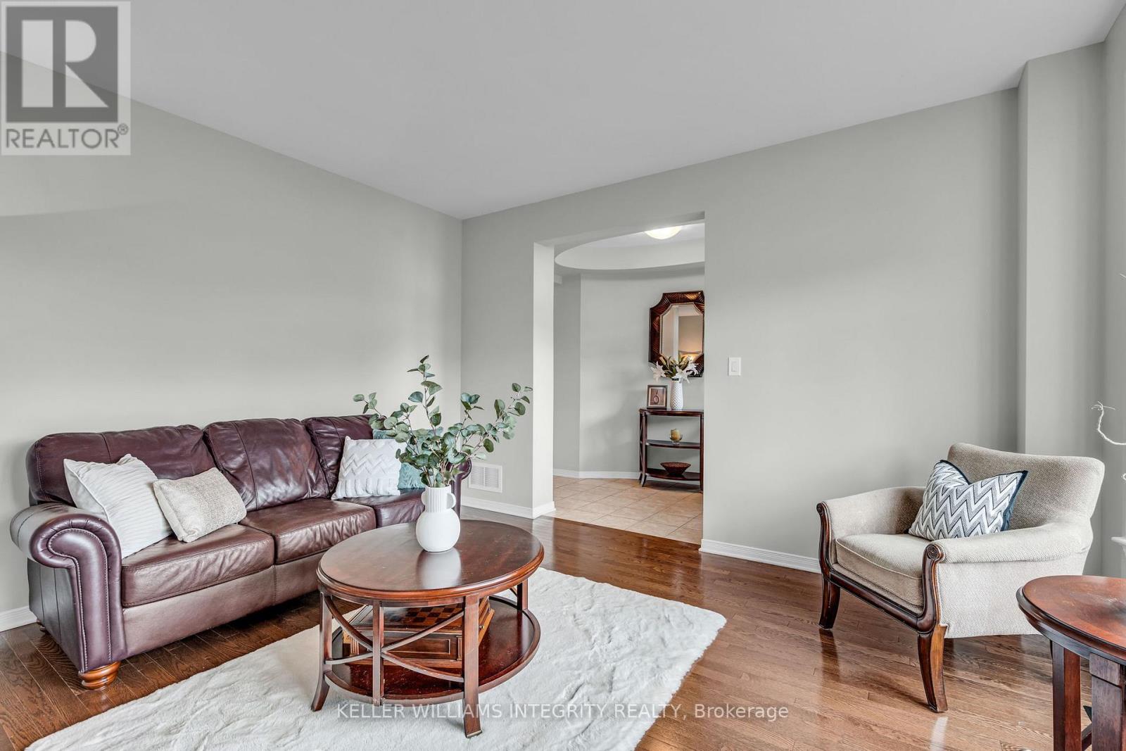 367 Andalusian Crescent, Ottawa, Ontario  K2V 0C3 - Photo 5 - X12175641