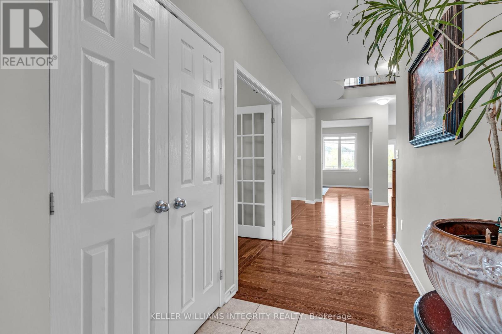 367 Andalusian Crescent, Ottawa, Ontario  K2V 0C3 - Photo 6 - X12175641