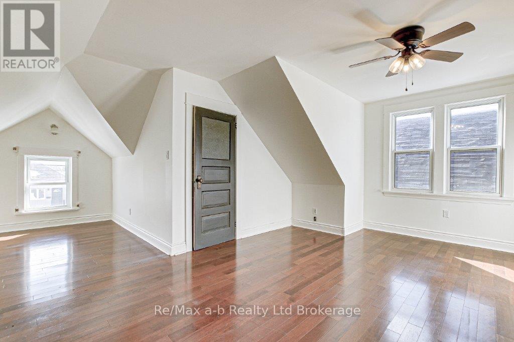 1026 Trafalgar Street, London East, Ontario  N5Z 1G4 - Photo 16 - X12133617