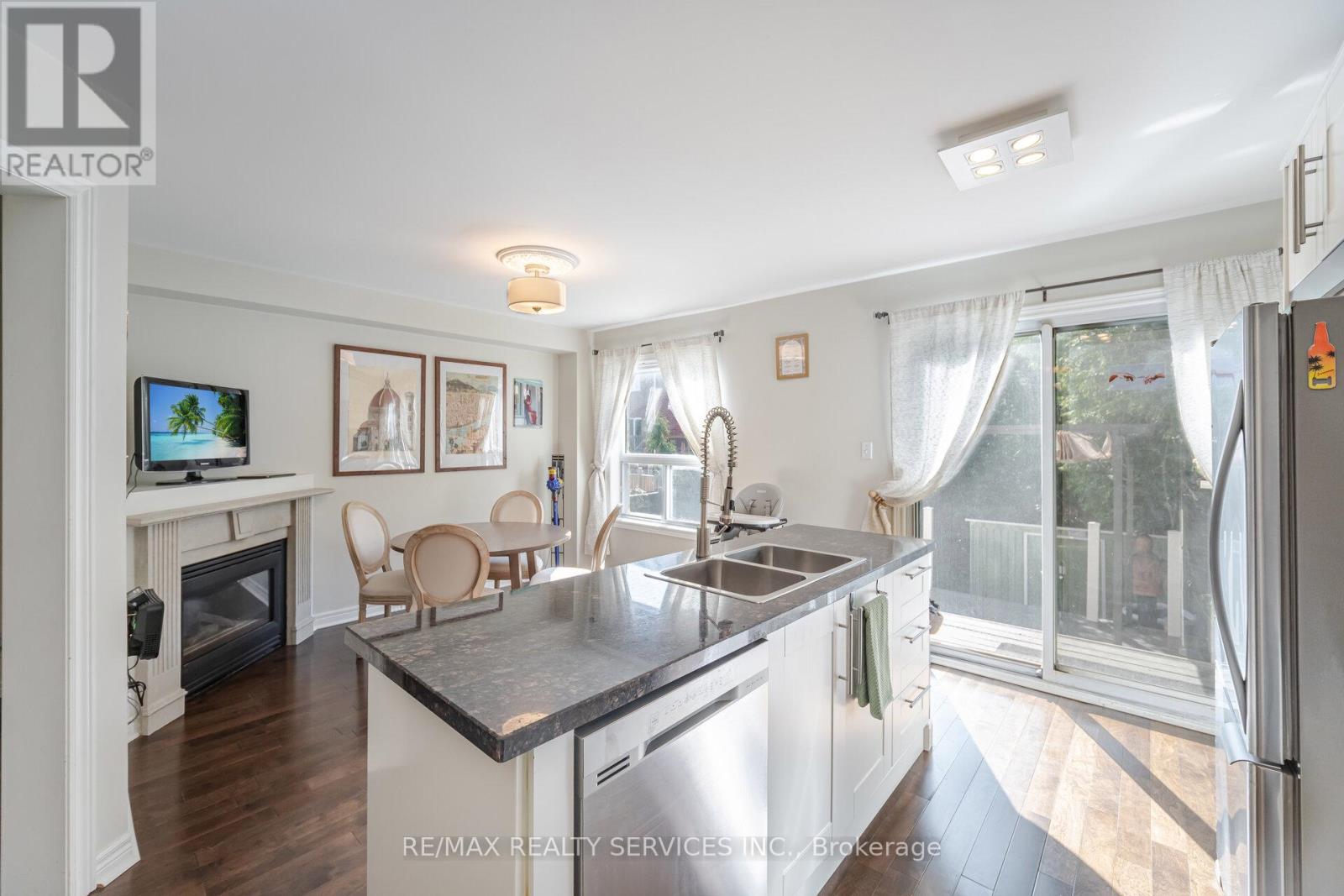 632 Leatherleaf Drive, Mississauga, Ontario  L4Z 3Z1 - Photo 15 - W12175400