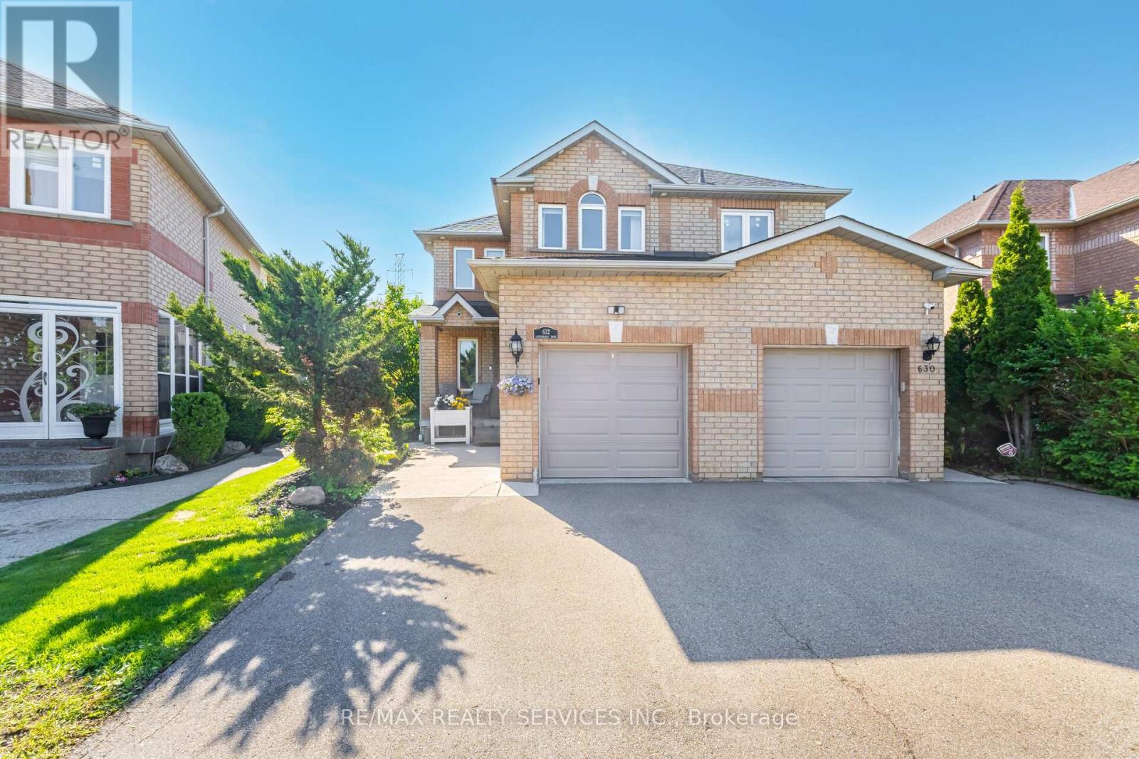 632 Leatherleaf Drive, Mississauga, Ontario  L4Z 3Z1 - Photo 3 - W12175400