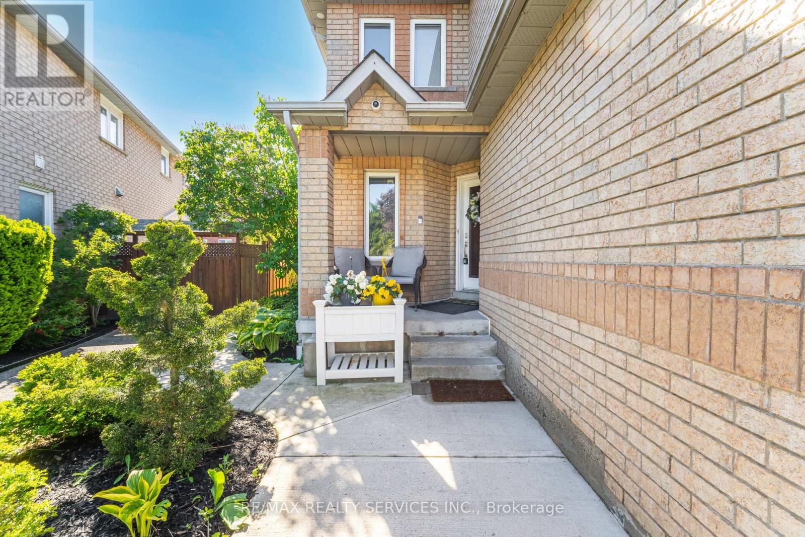 632 Leatherleaf Drive, Mississauga, Ontario  L4Z 3Z1 - Photo 5 - W12175400
