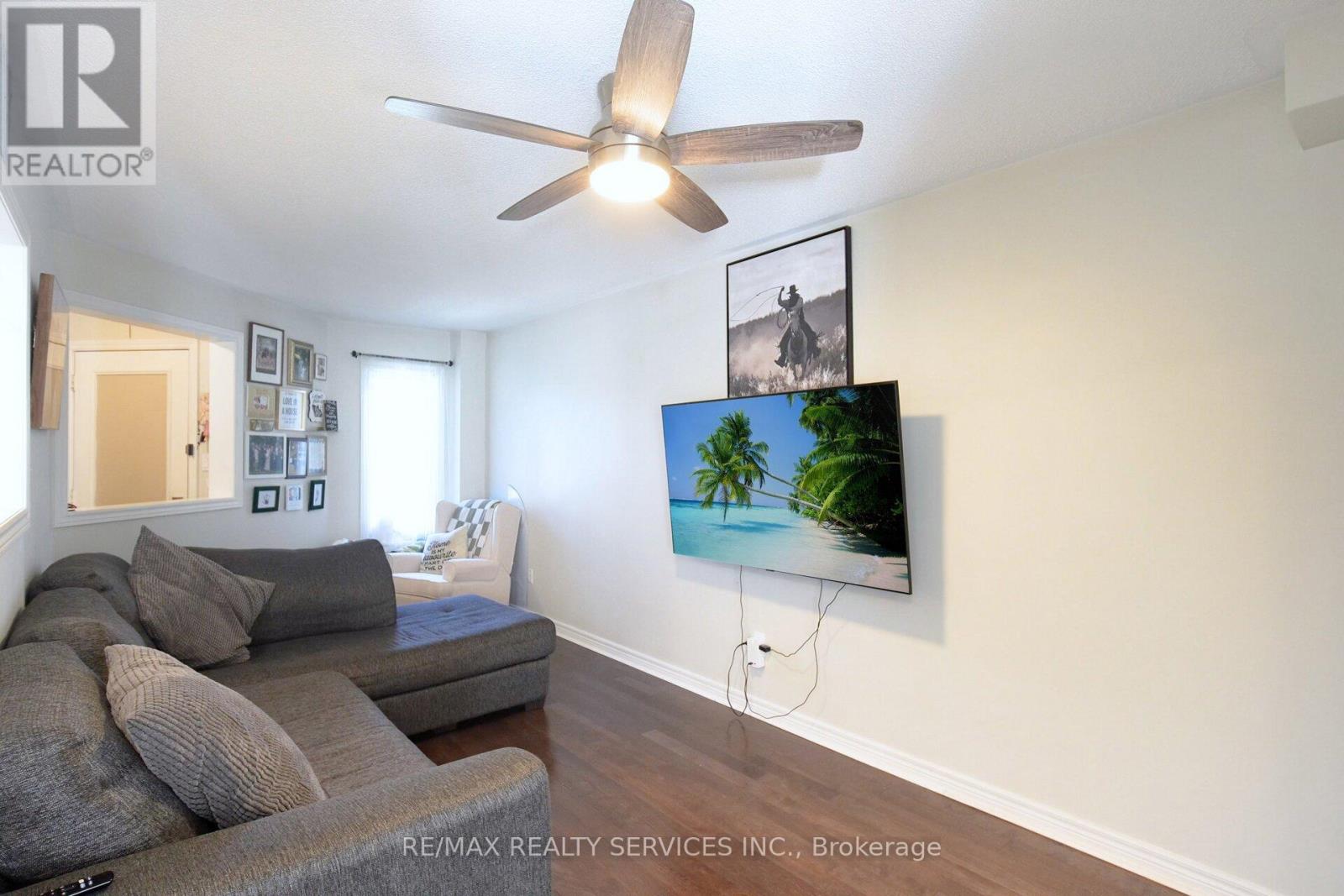 632 Leatherleaf Drive, Mississauga, Ontario  L4Z 3Z1 - Photo 9 - W12175400