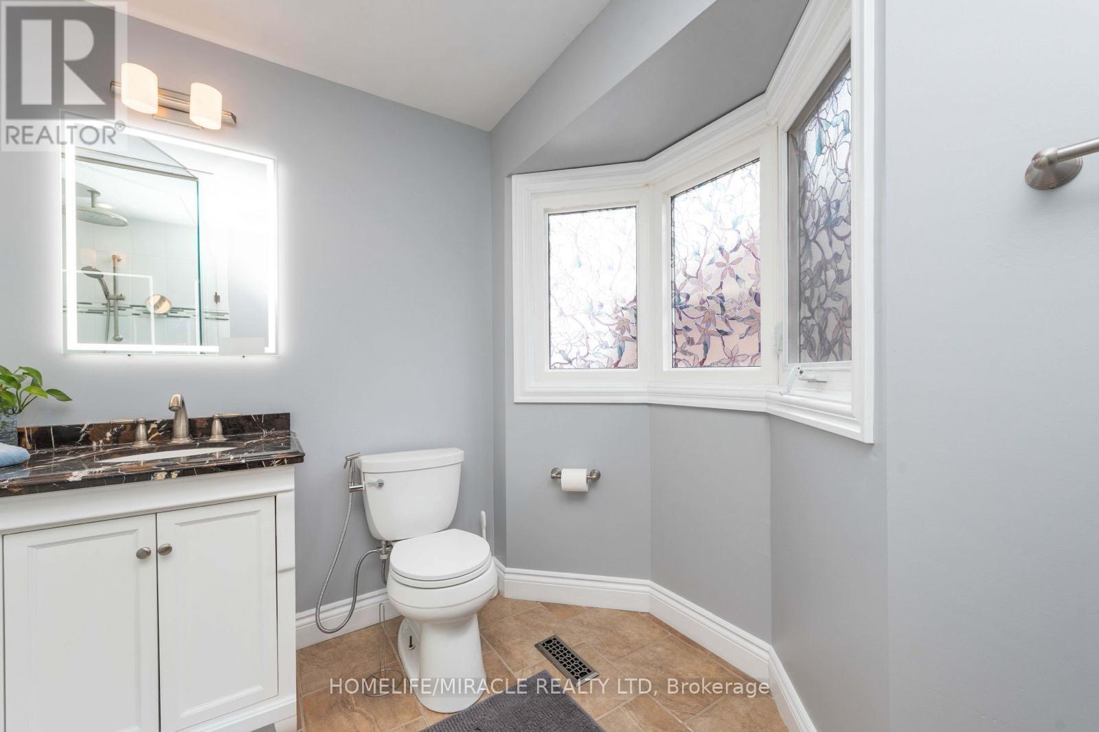 Upper - 2116 Eighth Line, Oakville, Ontario  L6H 3Z1 - Photo 5 - W12175436