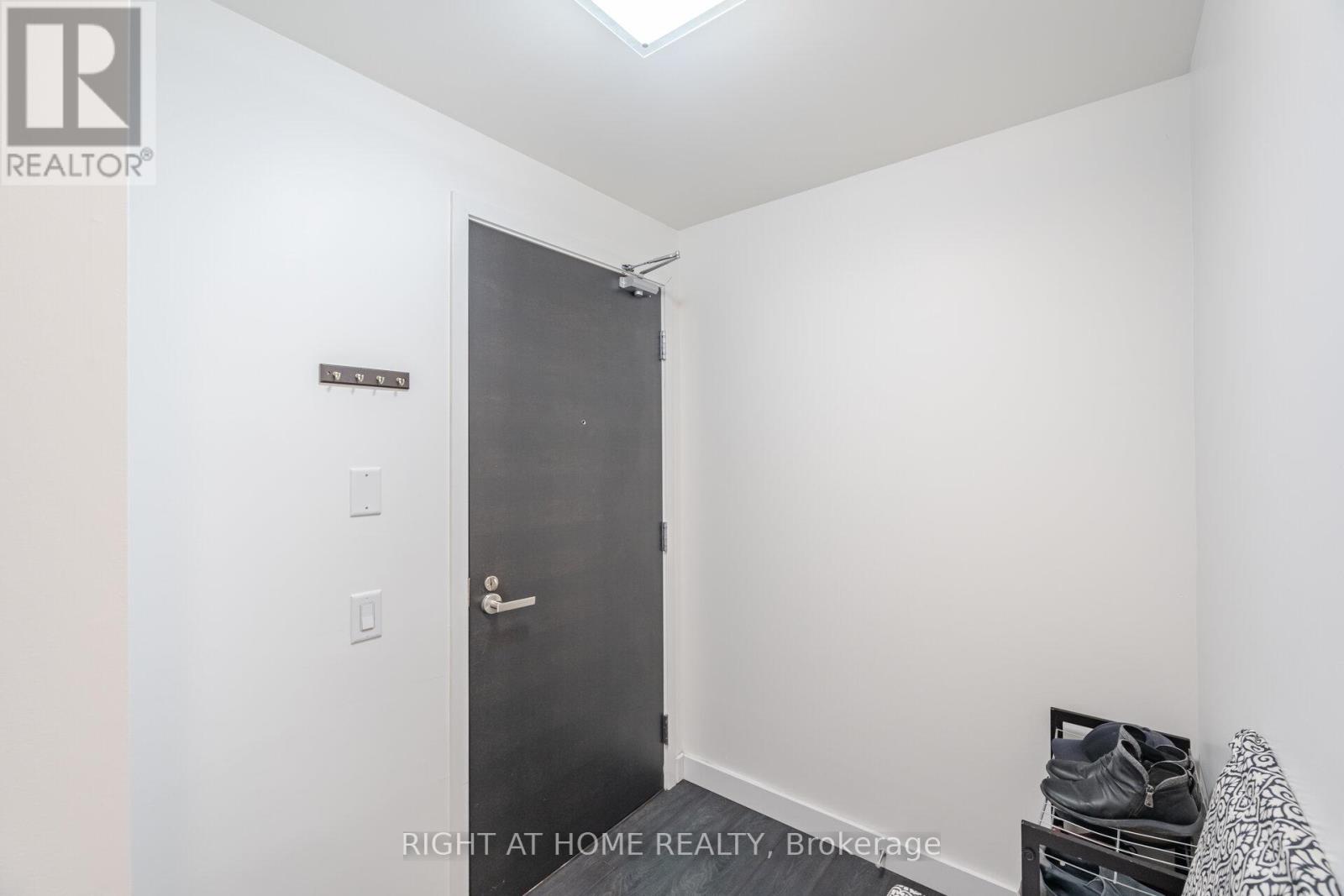 310 - 5005 Harvard Road, Mississauga, Ontario  L5M 0W5 - Photo 6 - W12175440