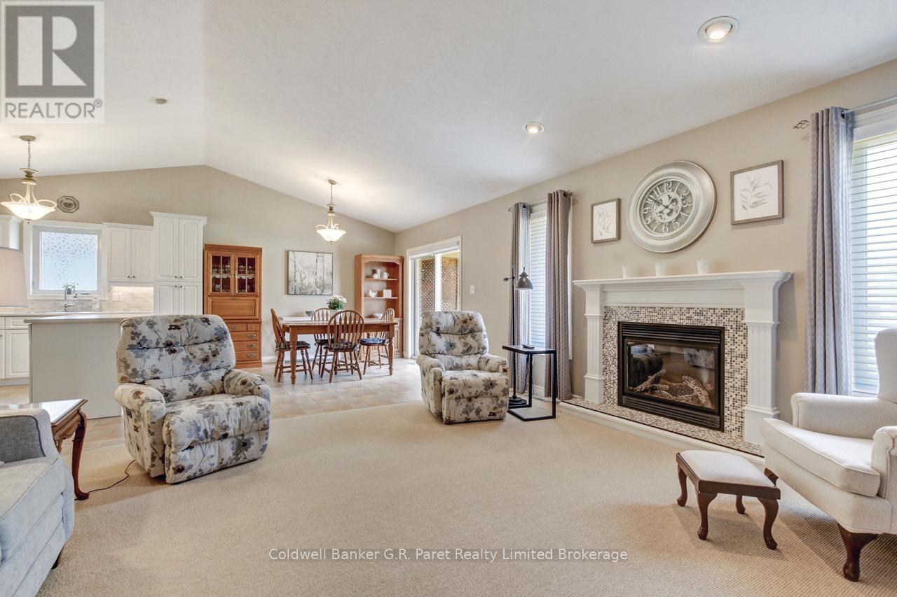 130 Glendale Drive, Tillsonburg, Ontario  N4G 5V9 - Photo 12 - X12175481