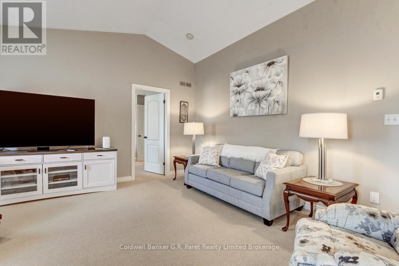 130 Glendale Drive, Tillsonburg, Ontario  N4G 5V9 - Photo 15 - X12175481