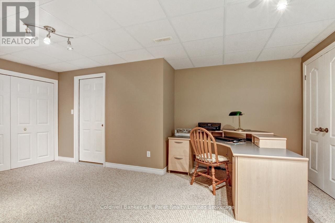 130 Glendale Drive, Tillsonburg, Ontario  N4G 5V9 - Photo 24 - X12175481