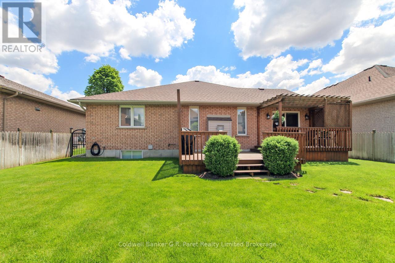 130 Glendale Drive, Tillsonburg, Ontario  N4G 5V9 - Photo 28 - X12175481