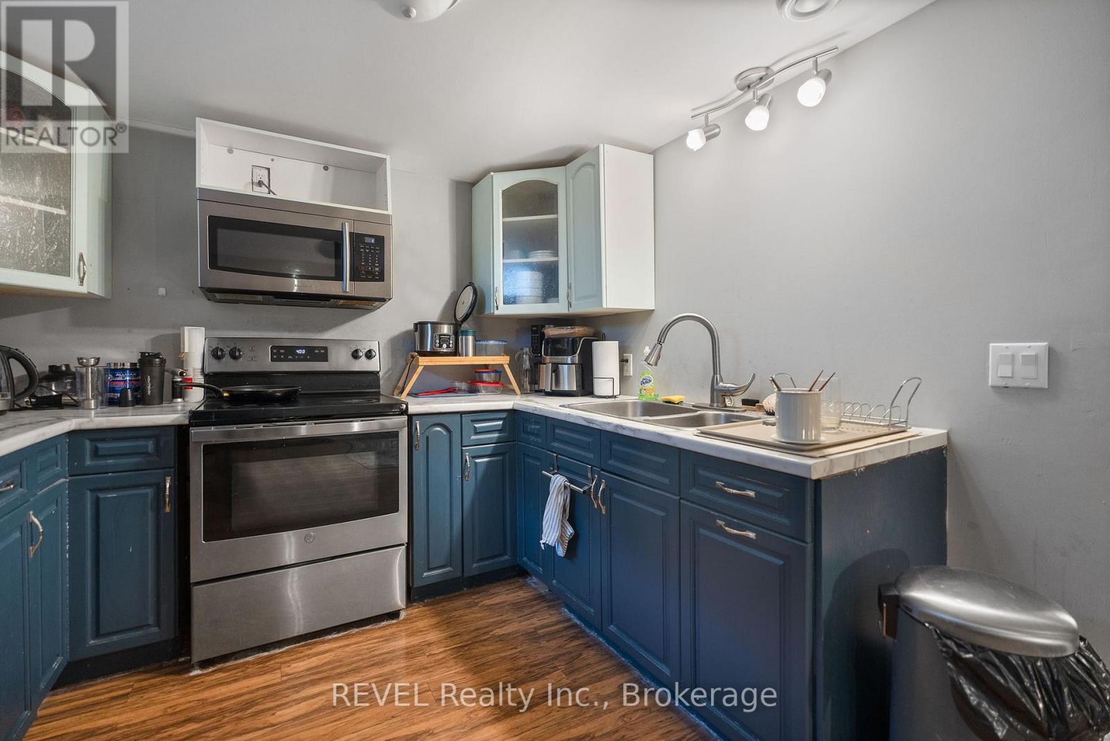 26 Roseland Avenue, St. Catharines, Ontario  L2M 5Z2 - Photo 18 - X12088810