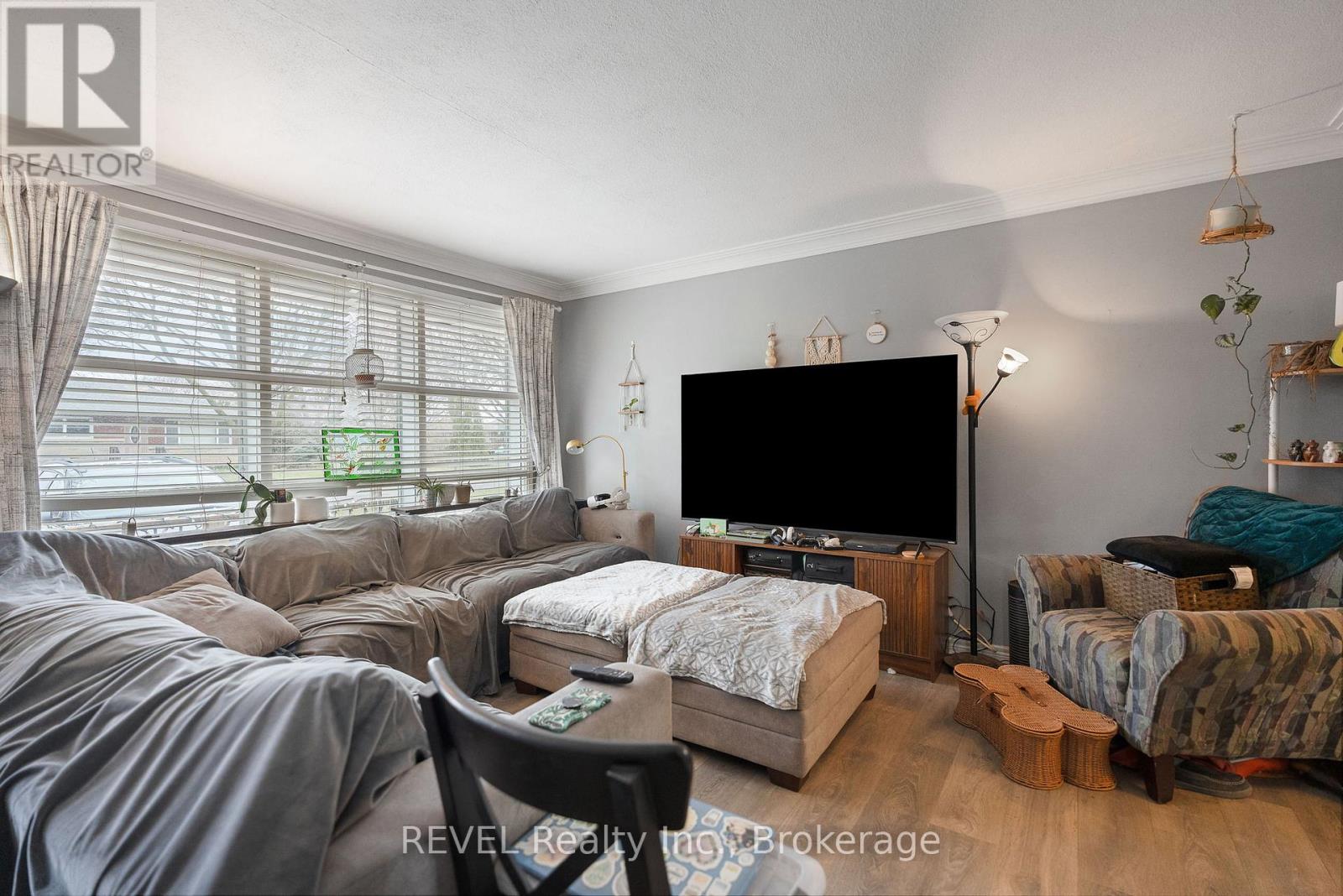 Property at 26 ROSELAND AVENUE image 4