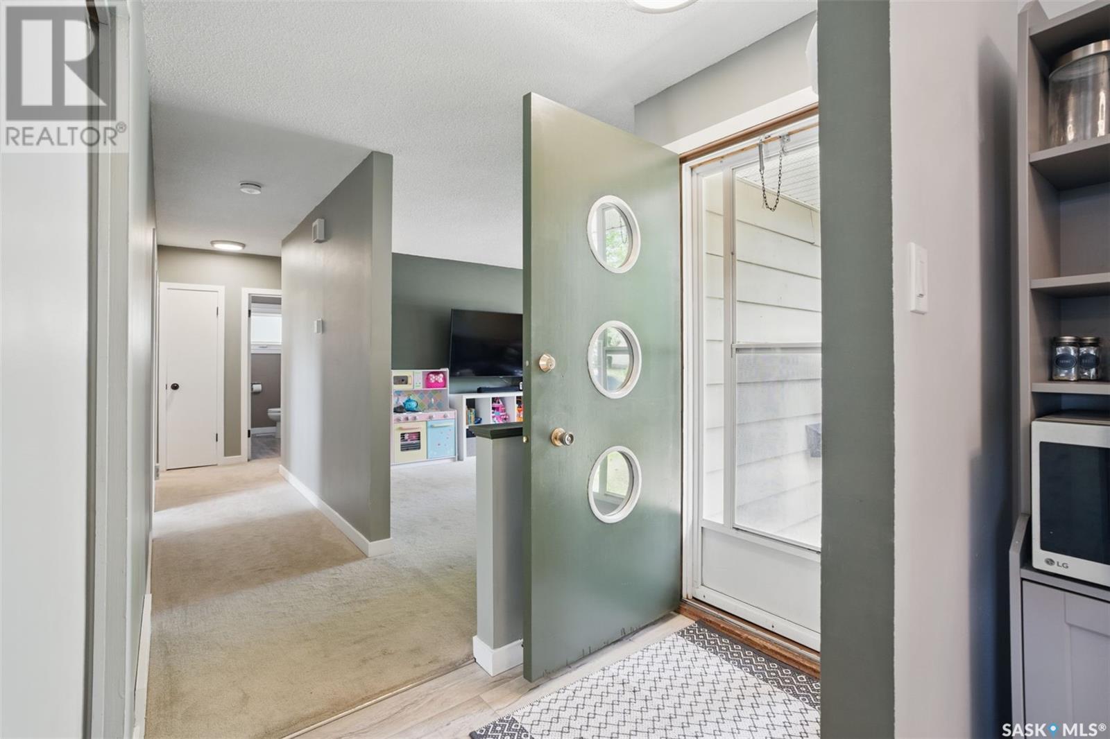 Property at 80 Sparling CRESCENT image 3