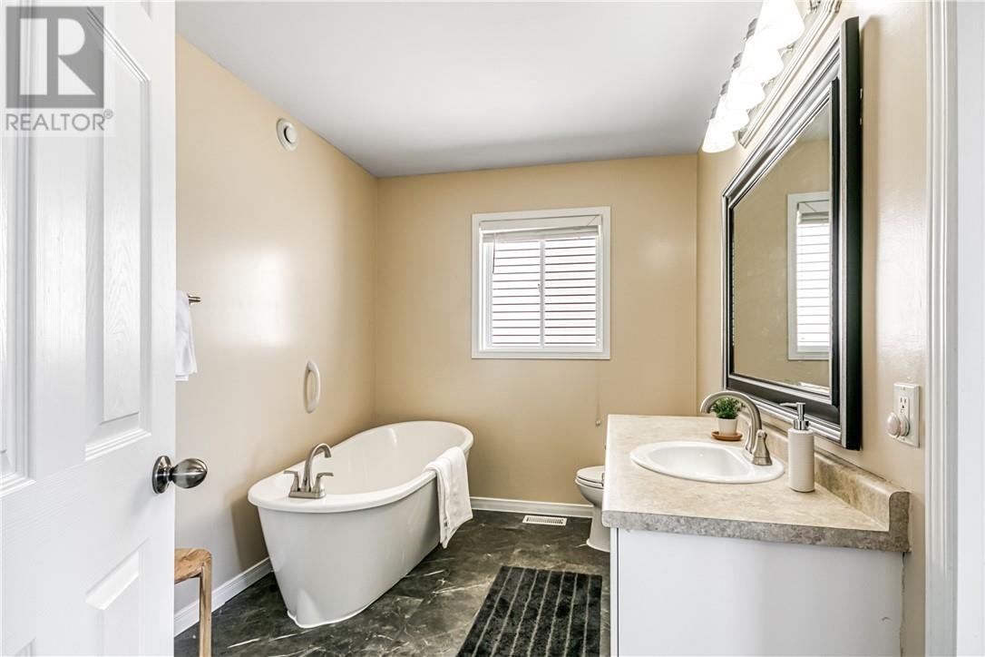 56 Trailview Drive, Sudbury, Ontario  P3E 6M3 - Photo 19 - 2122520
