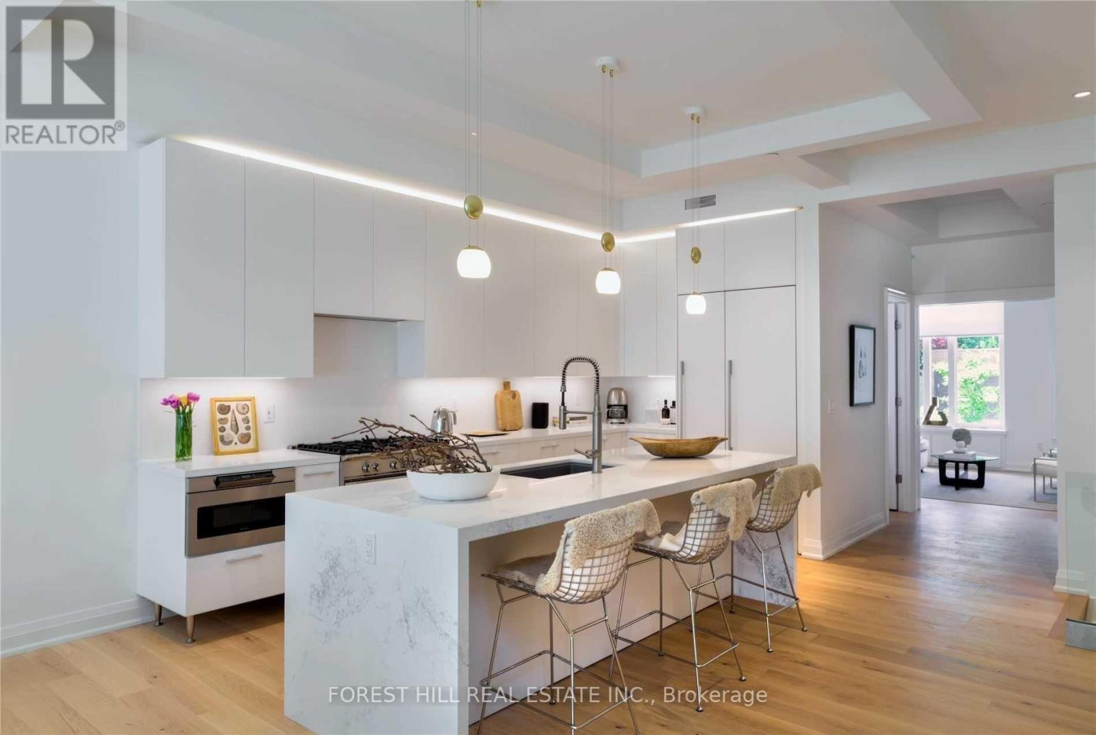 25b Lascelles Boulevard, Toronto, Ontario  M4V 2C1 - Photo 5 - C12175556