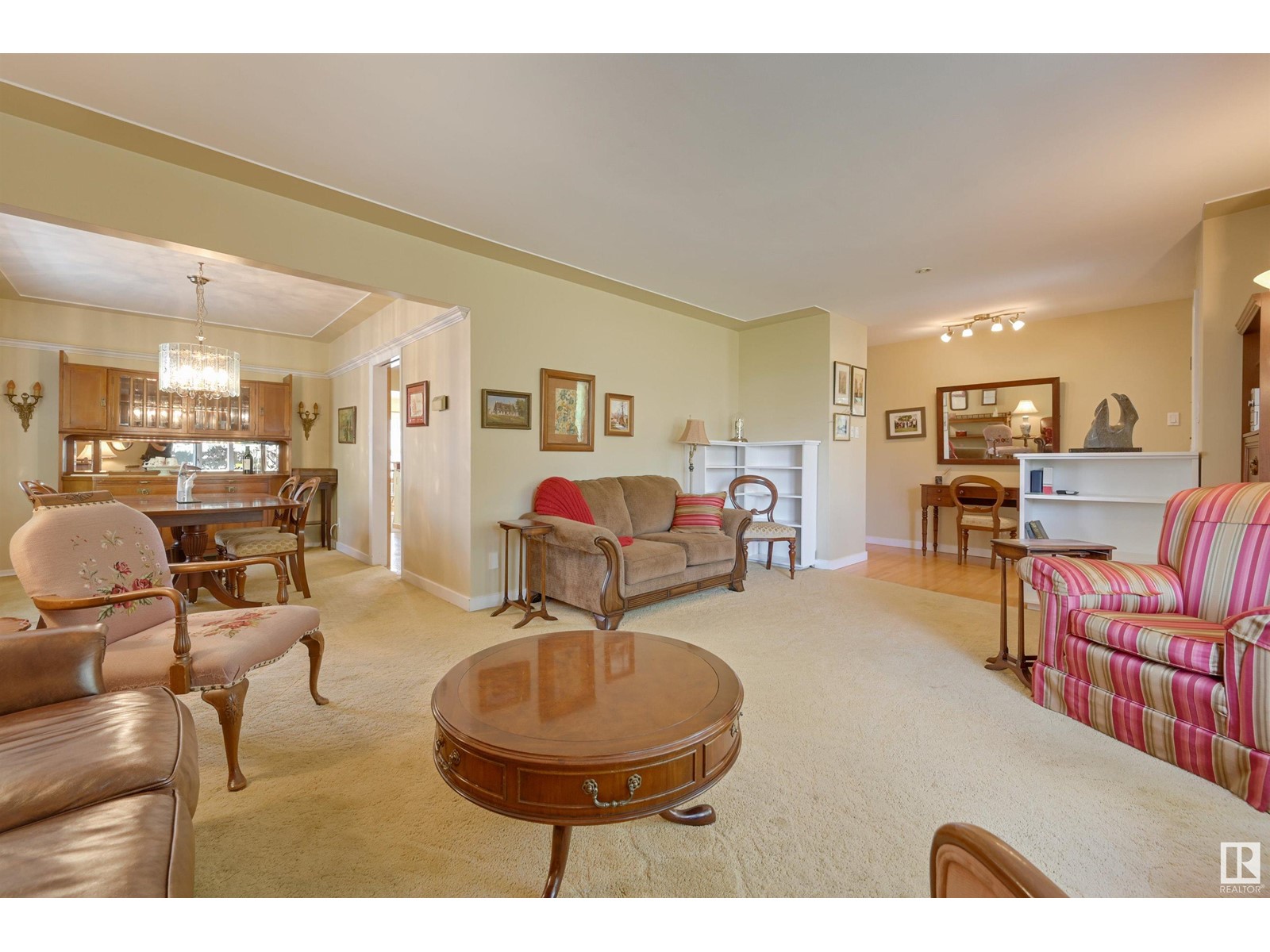 Property at 14415 96 AV NW image 5