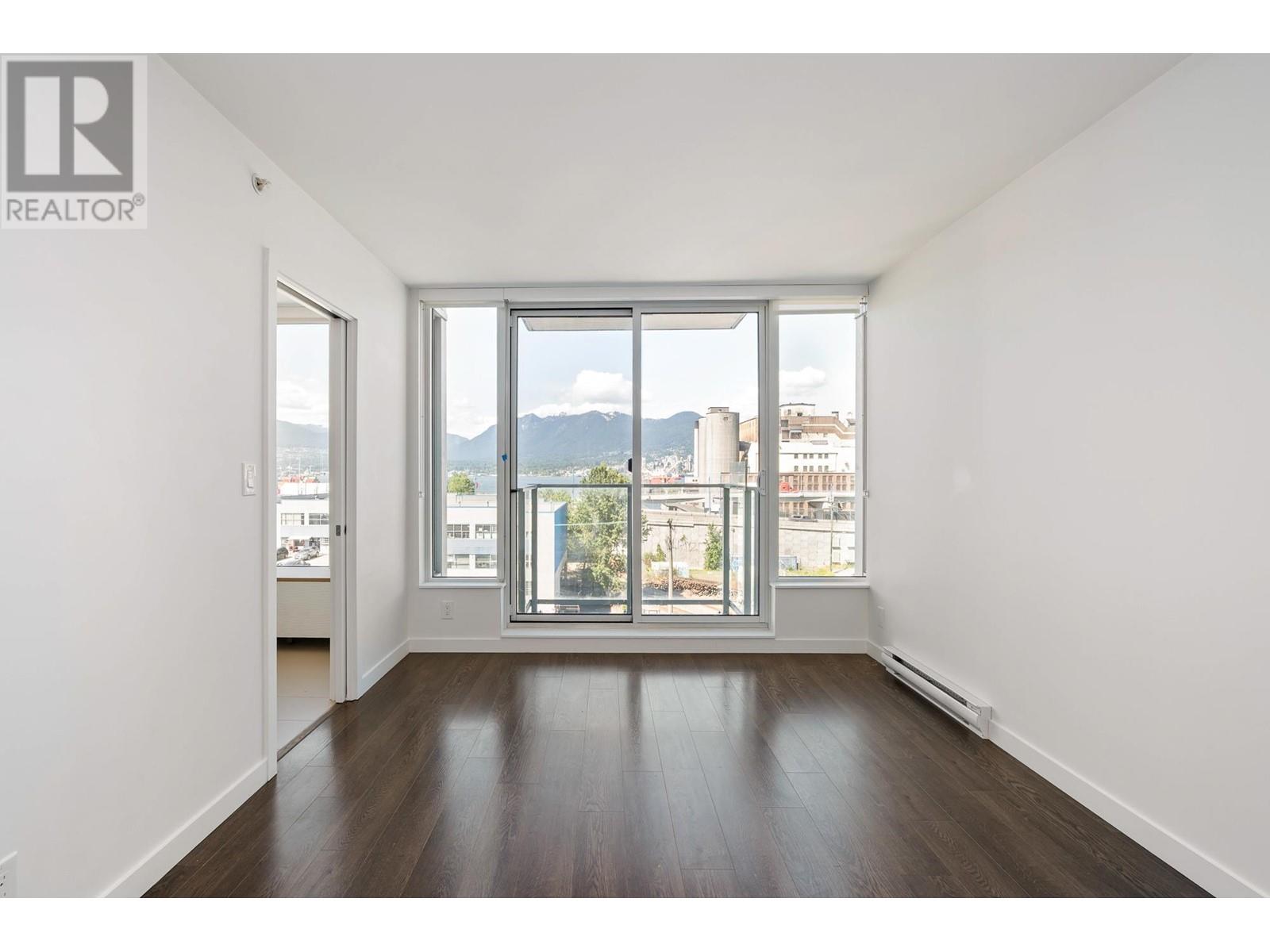 356 955 E Hastings Street, Vancouver, British Columbia  V6A 0G8 - Photo 3 - R3007557