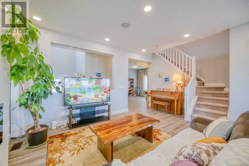 81 Carringvue Manor Nw, Calgary, Alberta  T3P 1L7 - Photo 7 - A2220022