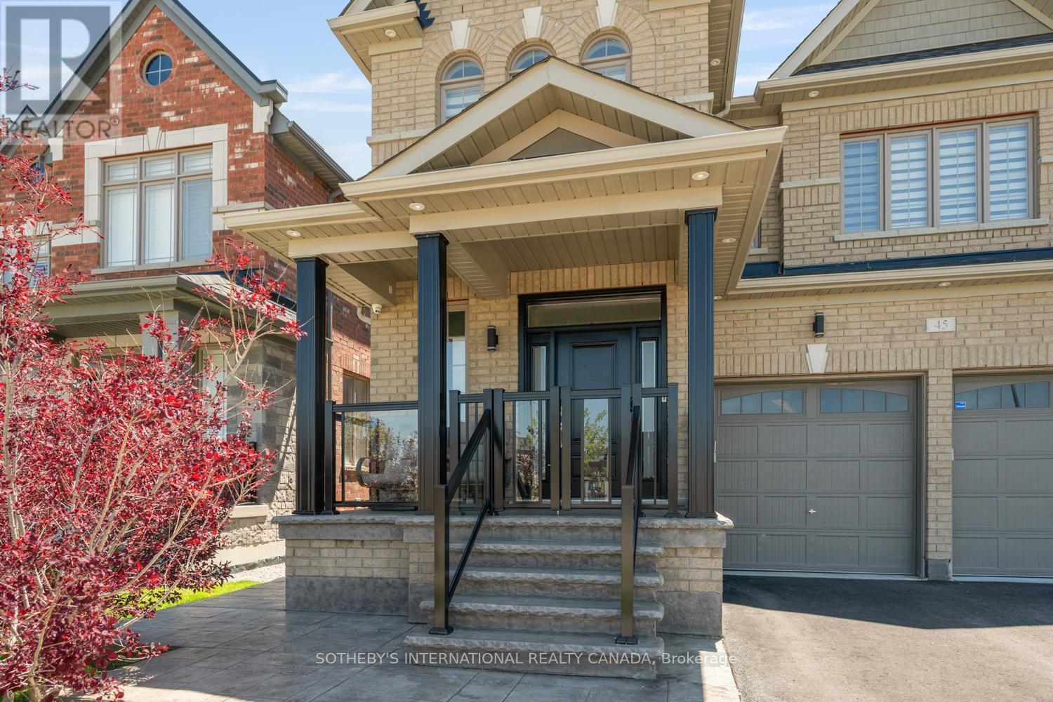Property at 45 CRIMSON KING WAY image 2