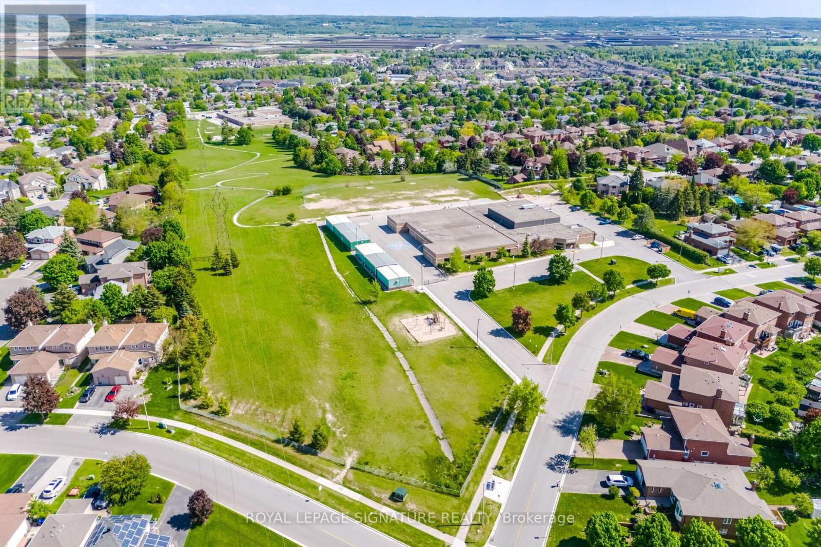 122 Luxury Avenue, Bradford West Gwillimbury, Ontario  L3Z 1T4 - Photo 46 - N12175597