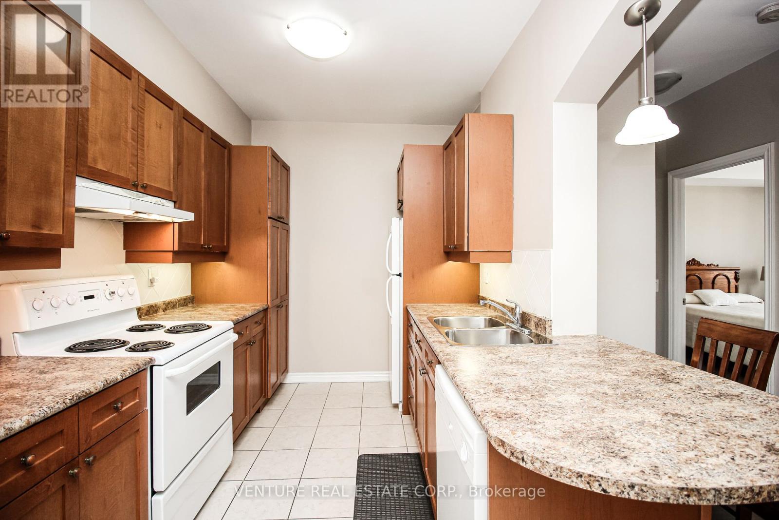 302 - 9519 Keele Street, Vaughan, Ontario  L6A 4A2 - Photo 9 - N12008127