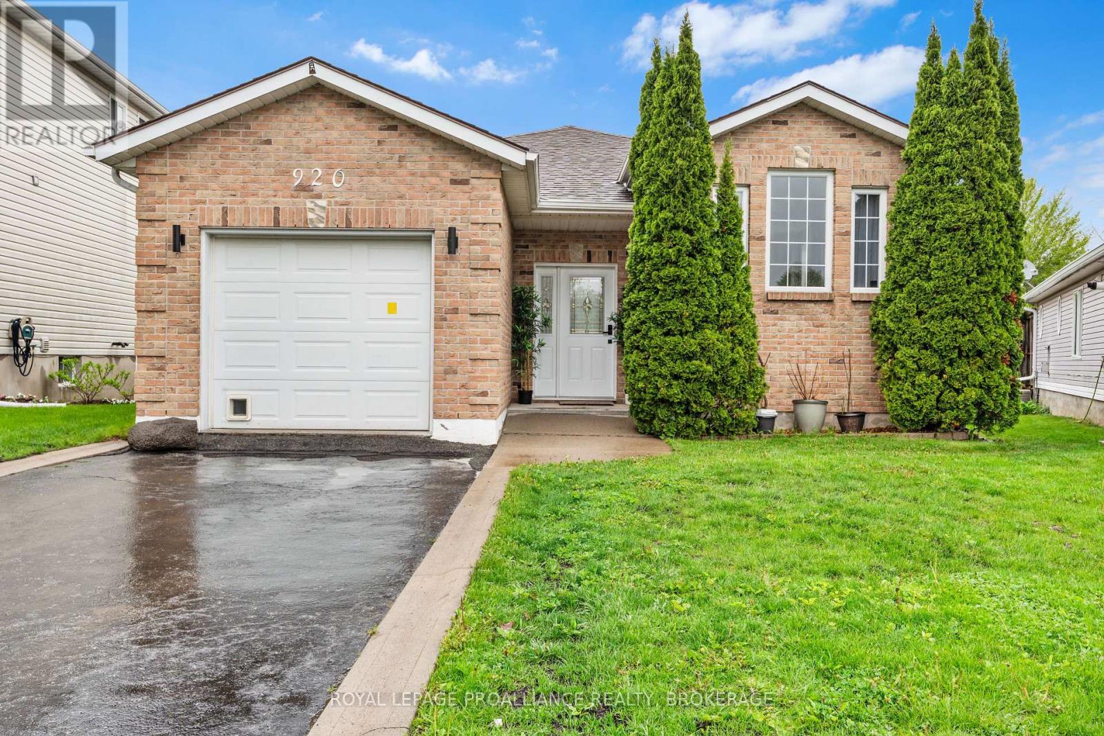 920 Ringstead Street, Kingston, Ontario  K7M 8V2 - Photo 1 - X12175695