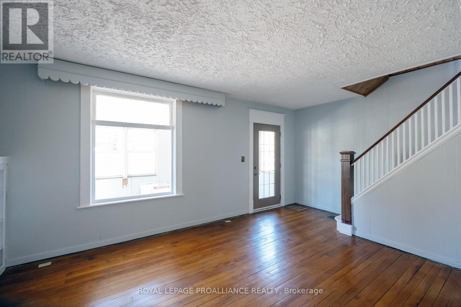 5 Albion Street, Belleville, Ontario K8N 3R7 - Photo 6 - X12175710