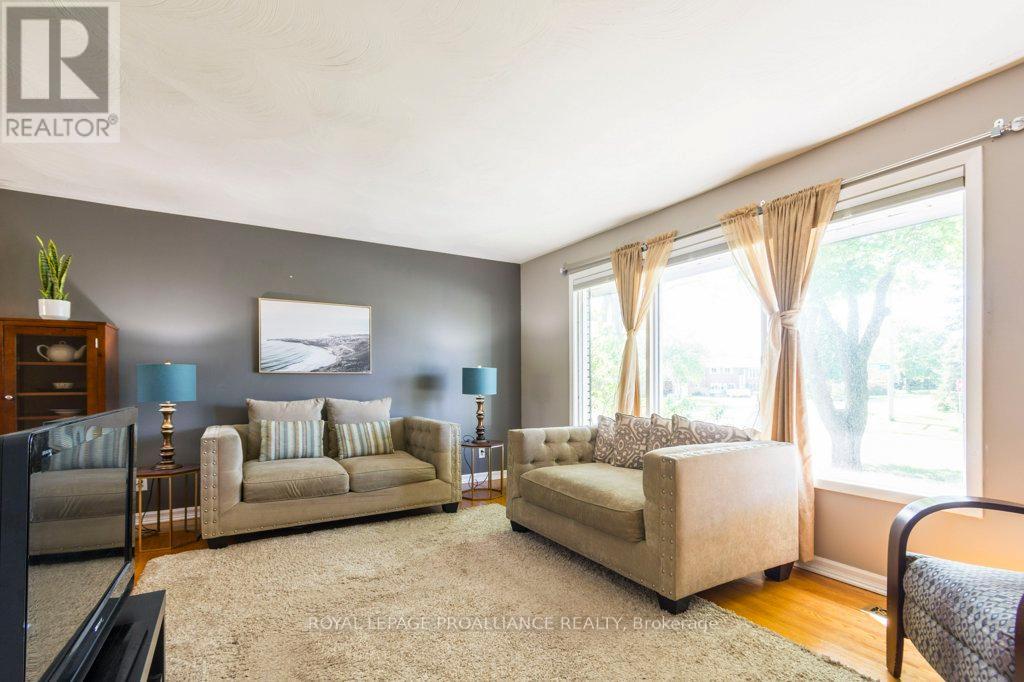 590 Victoria Avenue, Belleville, Ontario  K8N 2G9 - Photo 10 - X12175736