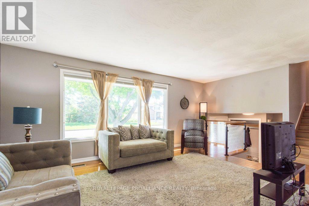 590 Victoria Avenue, Belleville, Ontario  K8N 2G9 - Photo 12 - X12175736