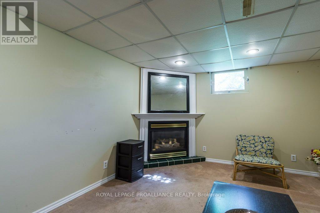 590 Victoria Avenue, Belleville, Ontario  K8N 2G9 - Photo 23 - X12175736