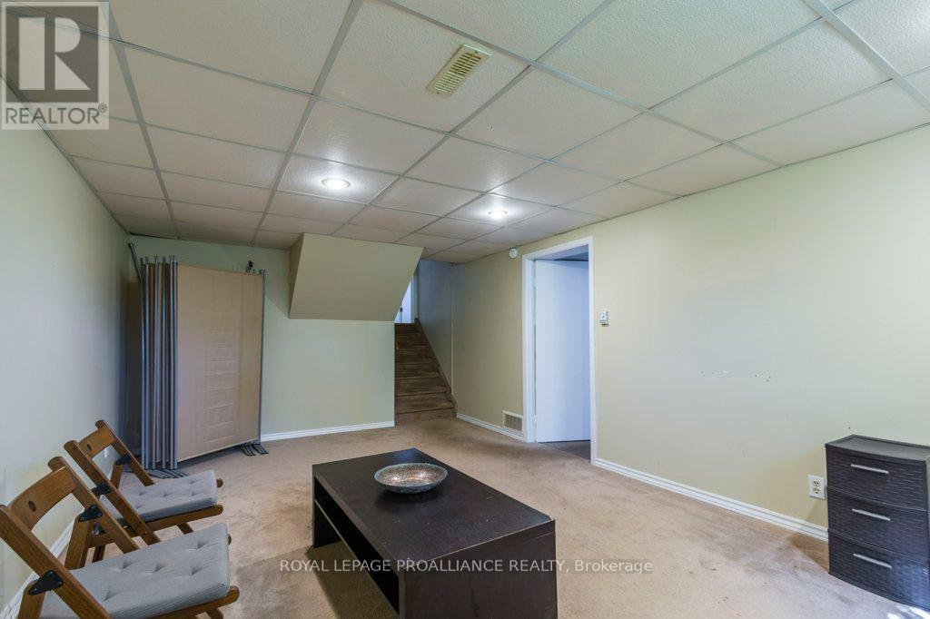 590 Victoria Avenue, Belleville, Ontario  K8N 2G9 - Photo 24 - X12175736
